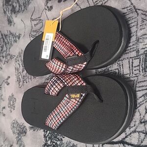 Teva sandles flip flops size 6